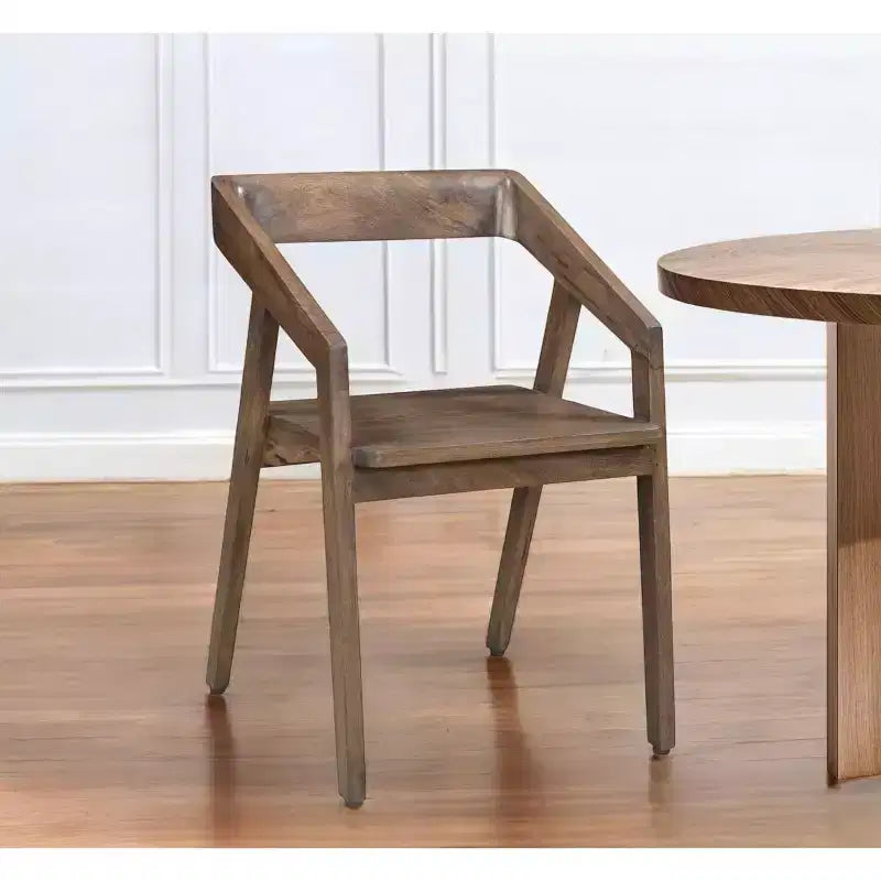 Sedia da pranzo con braccioli in legno massello marrone scuro con schienale aperto – Stile metà secolo