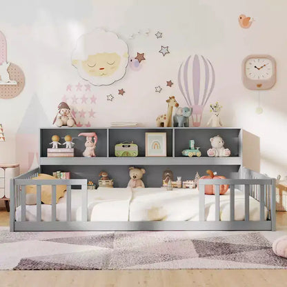 Letto a pavimento Montessori una piazza e mezza/matrimoniale con mensole porta libri e sponde di sicurezza – Bianco/Grigio