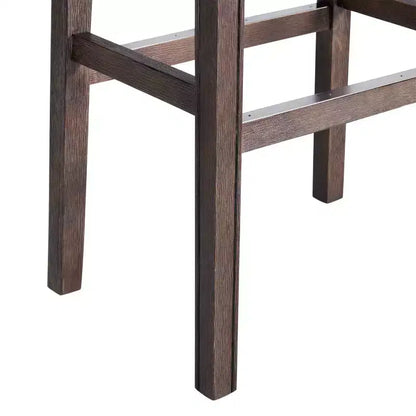 Sgabello alto da bar Williston imbottito – Struttura in legno di gomma, rifiniture con borchie, 136 kg