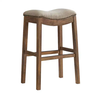 Sgabello alto da bar Williston imbottito – Struttura in legno di gomma, rifiniture con borchie, 136 kg